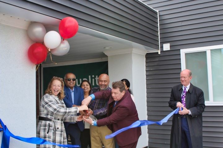 Quality Inn Marks Grand Opening 017 II (Small)