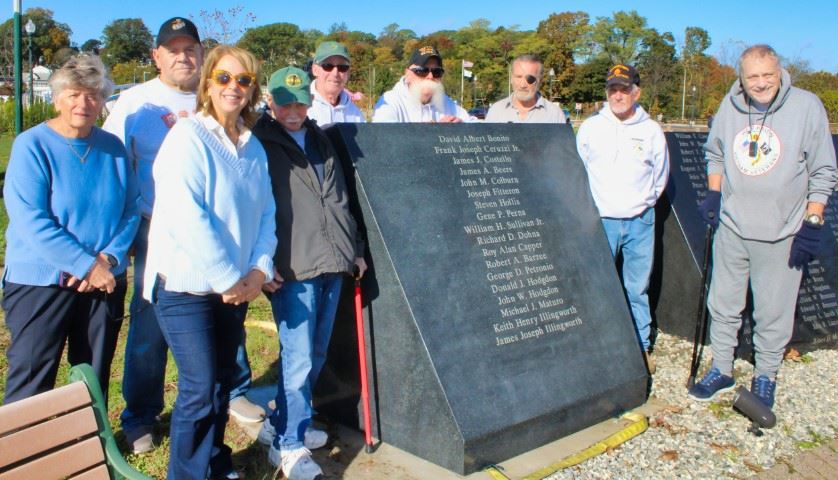 Vietnam Memorial Panels 001 II II (Small)